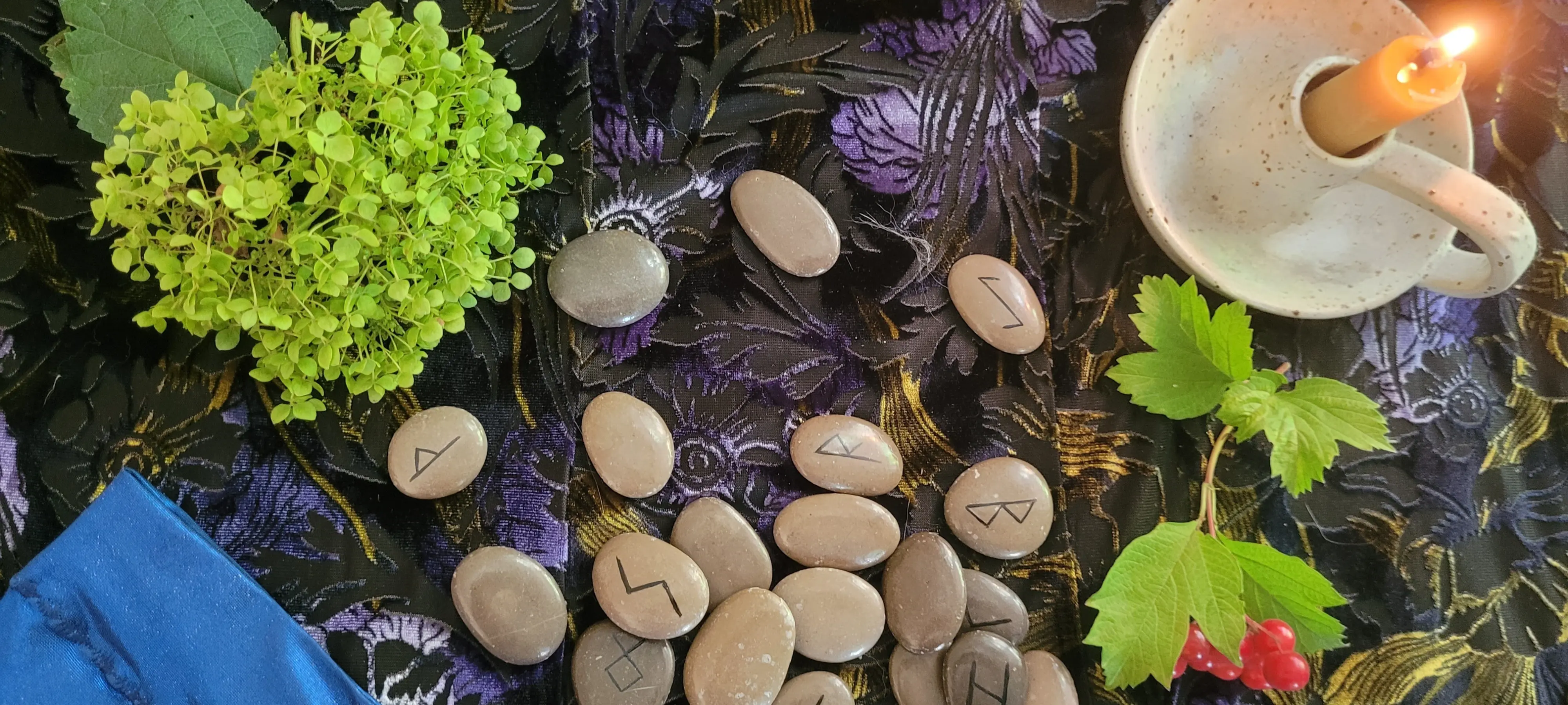 Гадание на рунах онлайн